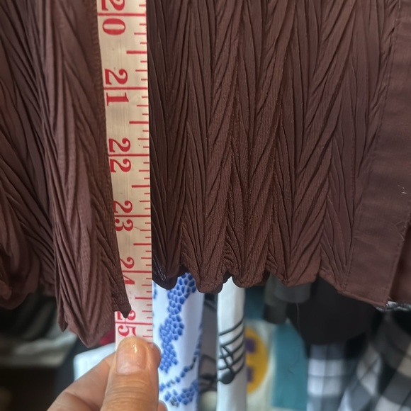 Nicola women’s brown long sleeve textured button down XL - Picture 4 of 6